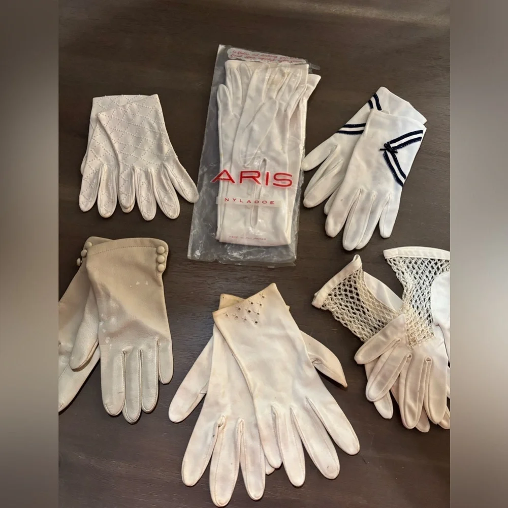 Lot /Collection of Vintage Ladies Gloves